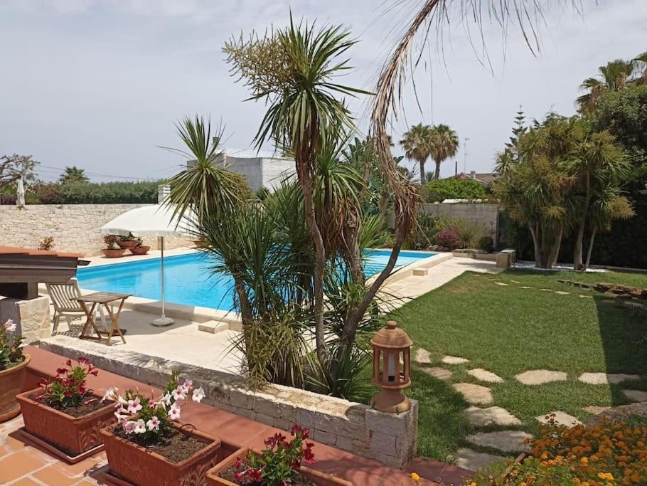 Villa Karmarea Mola di Bari Exterior foto